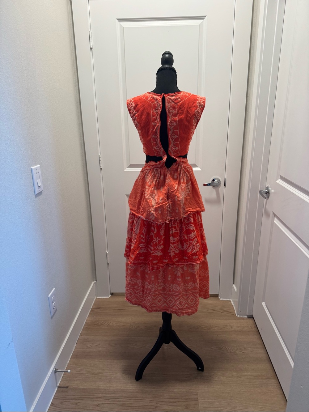 FARM Rio Coral Embroidered Midi Cotton Dress - Picture 11 of 13